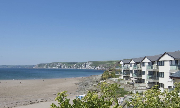 Bigbury-on-Sea Cottage | 23 BURGH ISLAND CAUSEWAY, family friendly in Bigbury-On-Sea