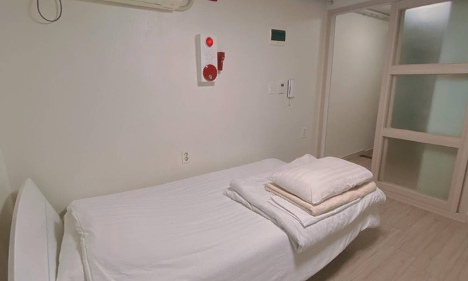 Yeongtong-gu Apartment | 23 m² Apartment ∙ 1 bedroom ∙ 1 guest