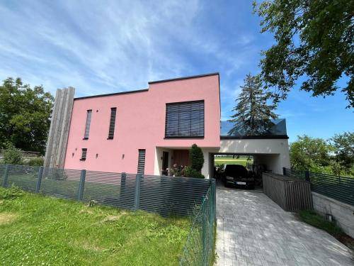 Haslau-Maria Ellend Apartment | 230 m² Apartment ∙ 6 bedrooms ∙ 13 guests