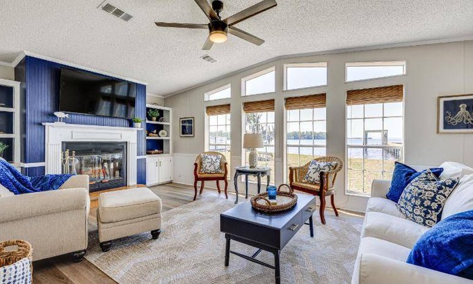 Doctors Inlet House | 232 m² House ∙ 3 bedrooms ∙ 6 guests