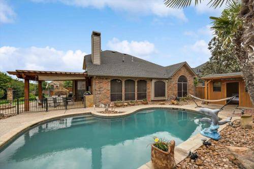 Rowlett House | 239 m² House ∙ 6 bedrooms ∙ 12 guests