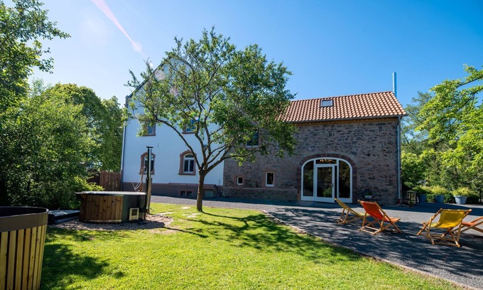 Juenkerath House | 24 Personen Haus mit 8 Schlafzimmern