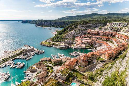 Portopiccolo Apartment | 240 m² Apartment ∙ 2 bedrooms ∙ 8 guests