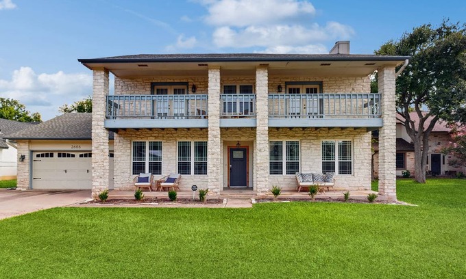 Round Rock House | 240 m² House ∙ 4 bedrooms ∙ 12 guests
