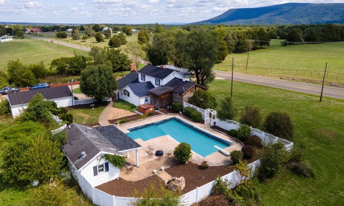 Fishers Hill House | 242 m² House ∙ 3 bedrooms ∙ 15 guests