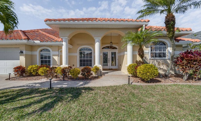 Gulf Cove House | 243 m² House ∙ 4 bedrooms ∙ 8 guests