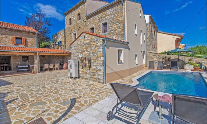 Koper House | 248 m² House ∙ 5 bedrooms ∙ 12 guests