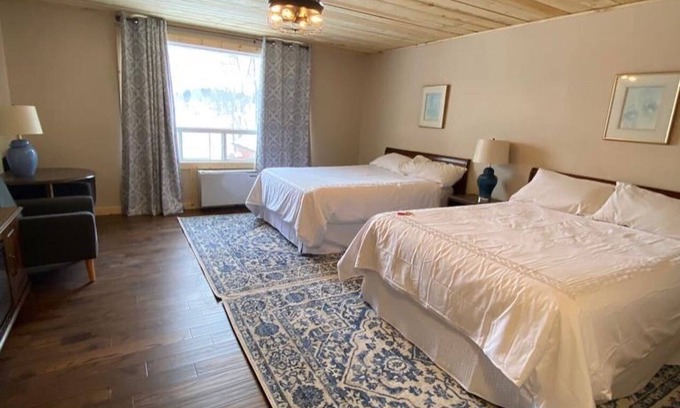 Alban Resort | 25 French River Rooms
