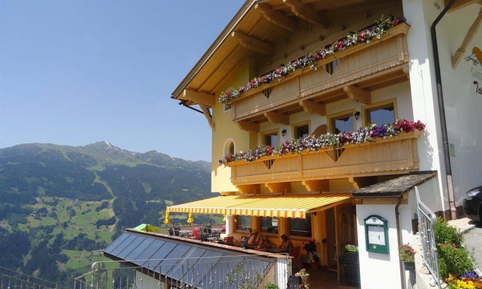 Distelberg Hotel | 25 m² Hotel ∙ 1 bedroom ∙ 4 guests