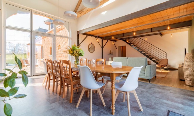 Sommeron House | 250 m² House ∙ 4 bedrooms ∙ 11 guests