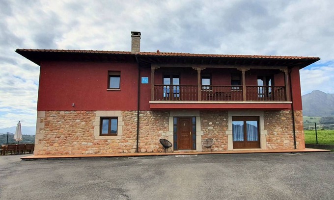 Parres House | 250 m² House ∙ 4 bedrooms ∙ 8 guests