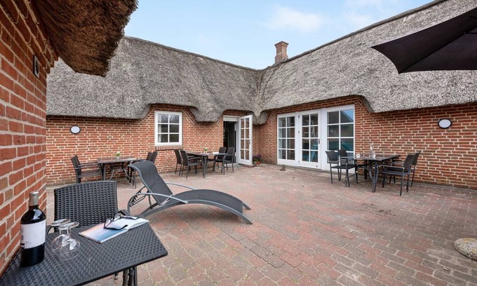 Øby House | 250 m² House ∙ 7 bedrooms ∙ 18 guests