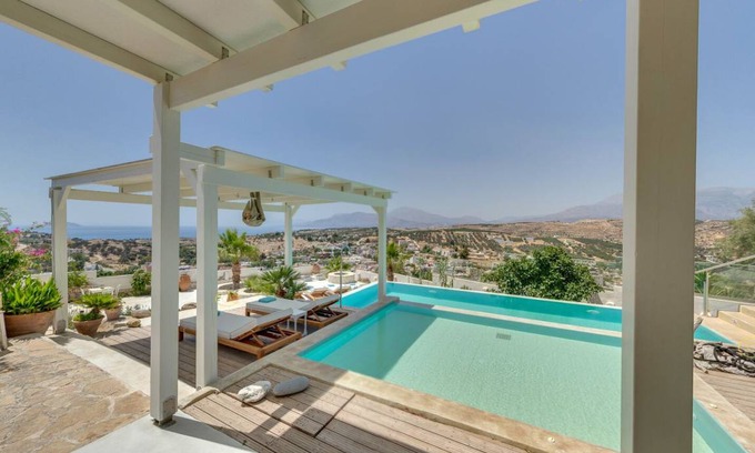 Pitsidia Villa | 250 m² Villa ∙ 4 bedrooms ∙ 8 guests