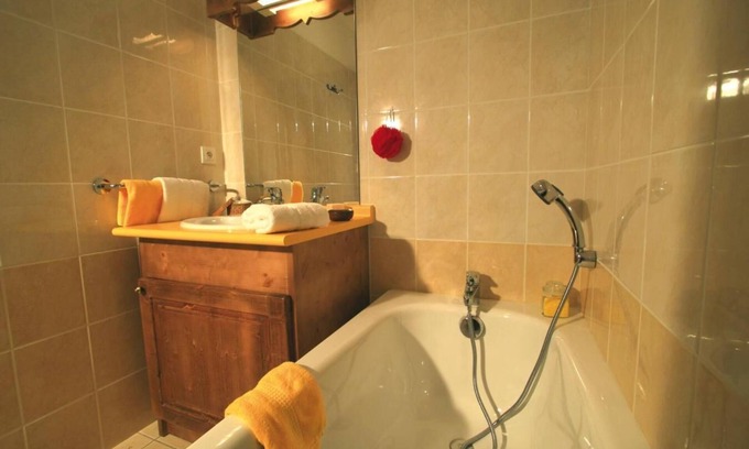 Plan Peisey Apartment | 250m from resort center, fitness, swimming pool, terrace, balcony, tv, ski locker, 49-55m²