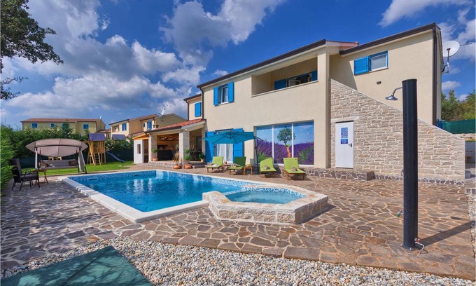 Muzini House | 252 m² House ∙ 5 bedrooms ∙ 11 guests
