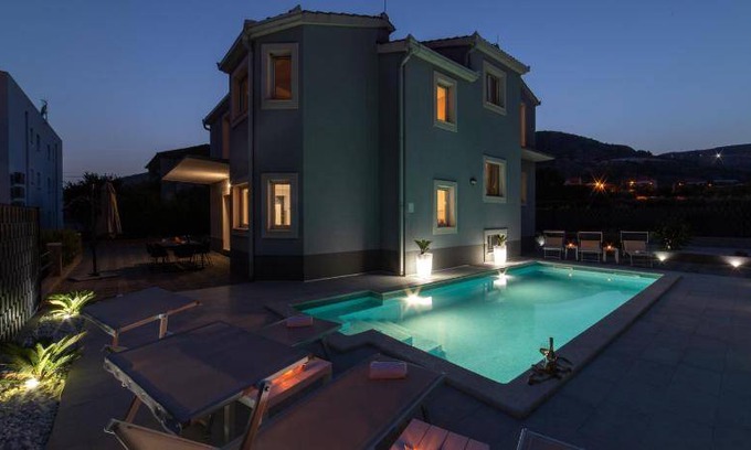 Seget Donji Apartment | 260 m² Apartment ∙ 6 bedrooms ∙ 12 guests