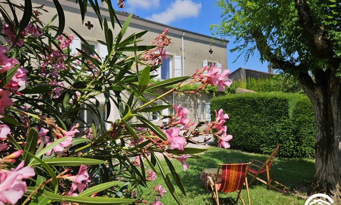 Castres House | 260 m² Gîte ∙ 6 bedrooms ∙ 12 guests