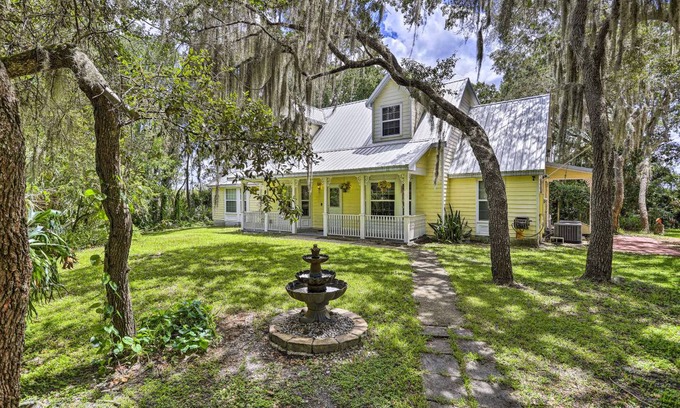 Titusville House | 260 m² House ∙ 3 bedrooms ∙ 10 guests