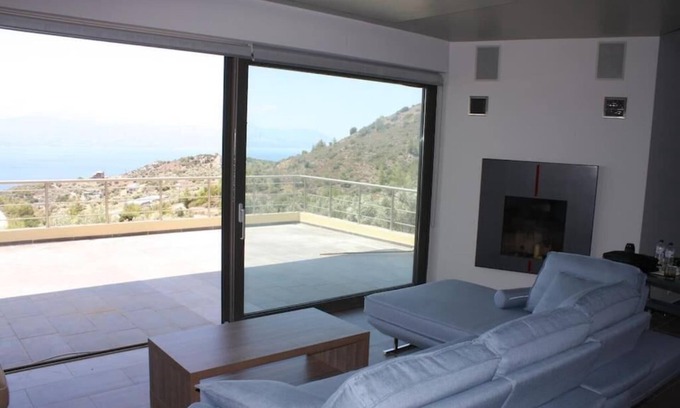 Loutraki Villa | 260sqm villa in Loutraki with a sea viewn