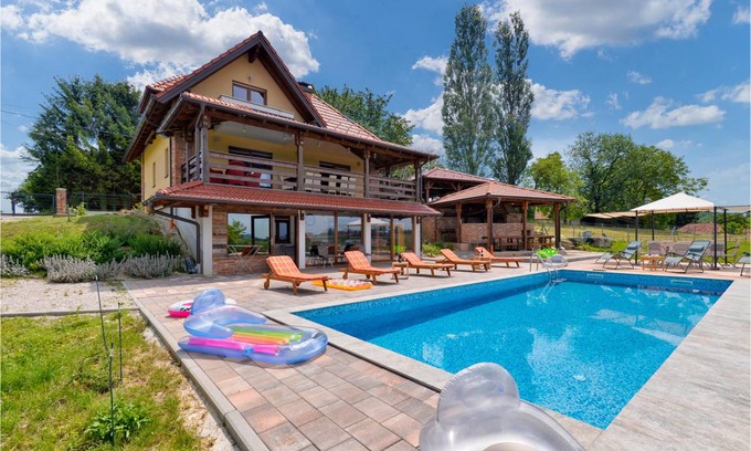 Medimurje House | 265 m² House ∙ 3 bedrooms ∙ 10 guests