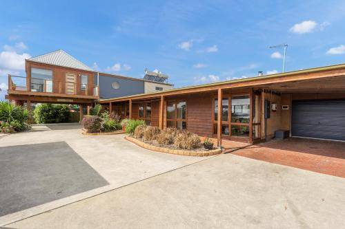 Coronet Bay House | 265 m² House ∙ 6 bedrooms ∙ 11 guests