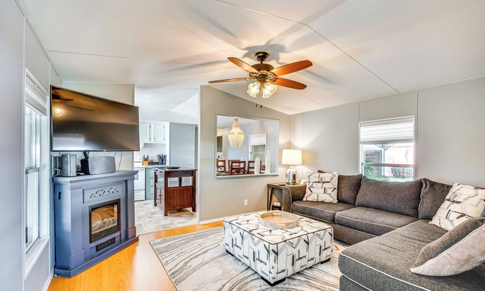 Webster House | 27 Mi to The Villages: Lush Home w/Outdoor Space!