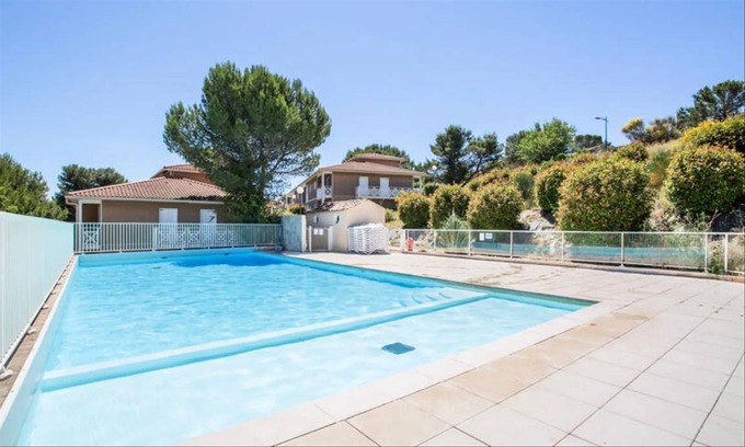 Carnoux-en-Provence Apartment | 28 m² Apartment ∙ 1 bedroom ∙ 4 guests