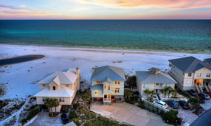 Gulf Trace House | 288 m² House ∙ 6 bedrooms ∙ 20 guests