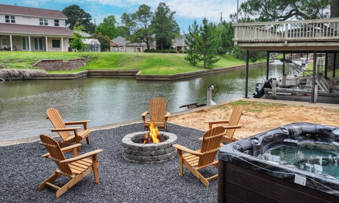 Cedar Creek Reservoir House | 288 m² House ∙ 6 bedrooms ∙ 18 guests