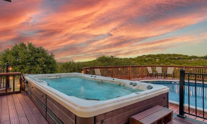 Spicewood Villa | 288 m² Villa ∙ 7 bedrooms ∙ 28 guests