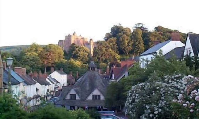 Dunster Apartment | 29 High Street Dunster