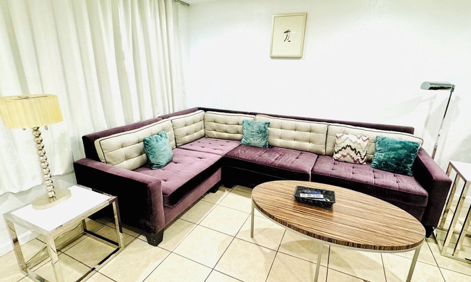 Beverly Green Apartment | 2BApartment,LasVegas,Strip,Pet-friendly,Lvcc,SALE,July4th,BestSpot,pool!