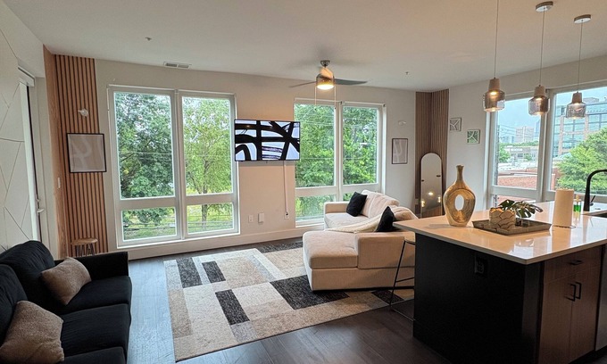 Westside Apartment | 2BD-2BA MIDTOWN ATL RETREAT
