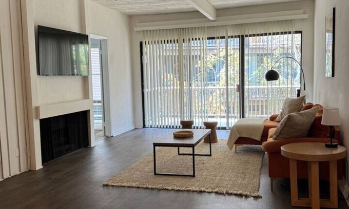 Marina del Rey Apartment | 2BD Marina Condo Near Venice Beach | Pool+Parking