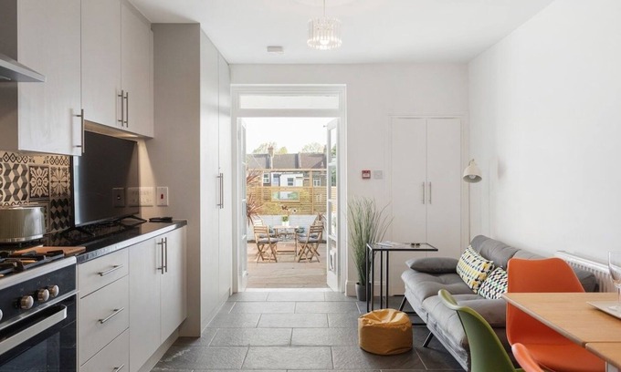 Kensal Green Apartment | 2Bed W/Garden/10mins FR Notting Hill
