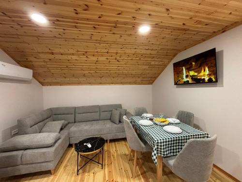 Kamez Apartment | 2Bedroom Apartment,free parking 06