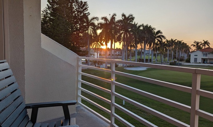 Isla del Sol Condo | 2br/2 bath Isla del Sol updated condo - beautiful golf and sunset views!