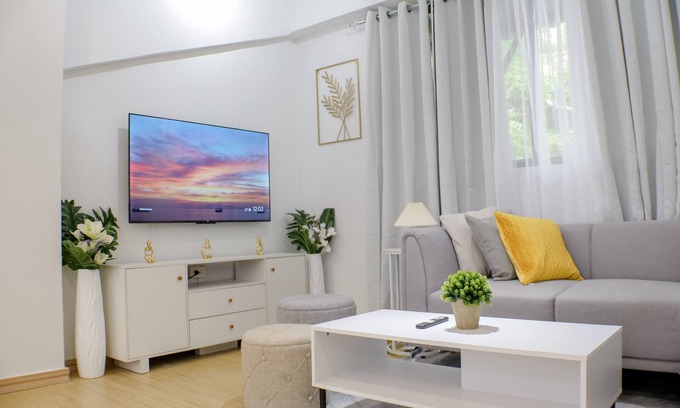 Manoc-Manoc House | 2BR by White Beach | Spacious & Newly Renovated
