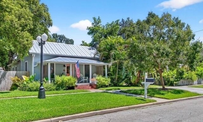 Sanford Cottage | 2BR COTTAGE IN SANFORD HISTORIC DISTRICT