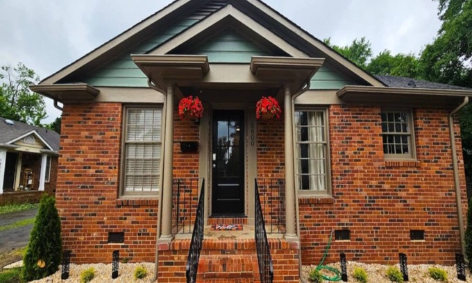 Executive Park House | 2BR Duplex with Massive 86in TV