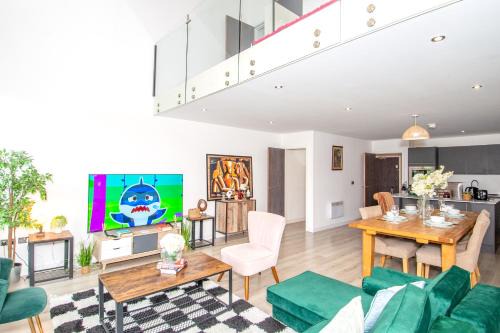 Bradford Apartment | 2BR Flat WiFi, Parking Contractors & Families