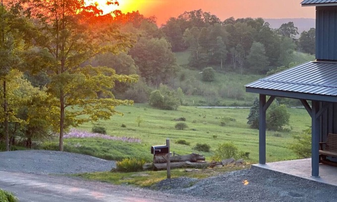 Arnot Cabin | 2BR Mountain Cabin | Renovated 1800s + Scenic Views