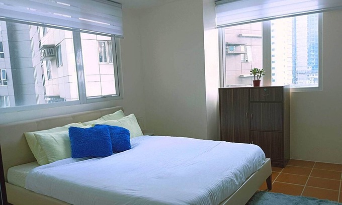 Makati Condo | 2BR-Pioneer Woodland SM Light Boni Mandaluyong