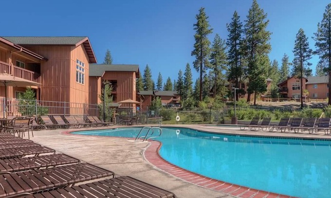 Round Hill Village Condo | 2br Presidential Condo Hike, fish, Swim!