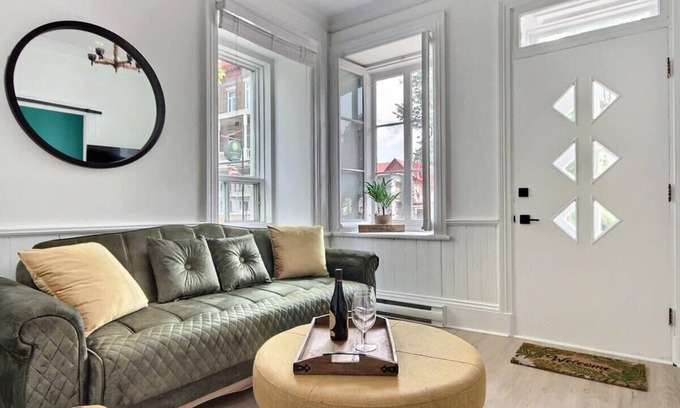 Quartier 5-4 Apartment | 2BR w/Hot Tub & 2 Parking | 8 min to Old Quebec