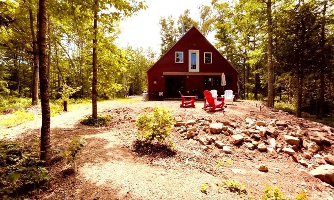 Robbinston Cottage | 2BR Waterfront Cottage, 2.5 Baths, Stunning St. Croix River Views, Near Canada