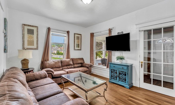 Oneonta Apartment | 2nd Base Apt 1 - All Star Baseball Rentals