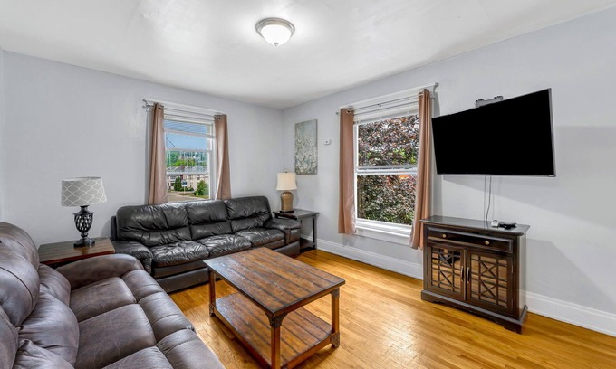 Oneonta Apartment | 2nd Base Apt 2 - All Star Baseball Rentals