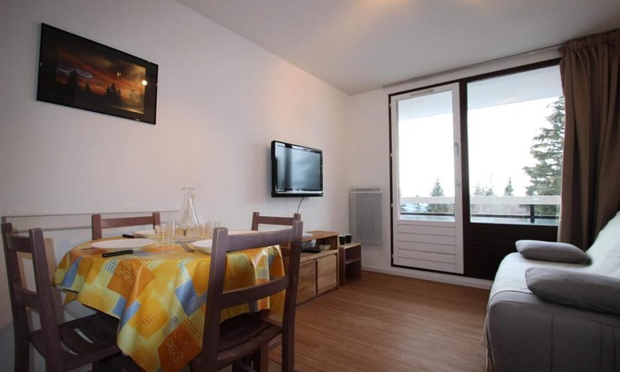 Chamrousse Apartment | 2nd floor, balcony, tv, ski locker, 24m², Chamrousse