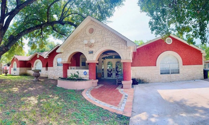 Somerville Villa | 3,100sqft Spanish-Style Villa near Aggieland, Somerville, Blue Bell and Houston!